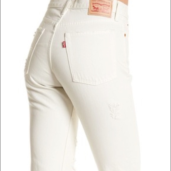 Levi’s Wedgie Icon Distressed Jeans in “cement” - Picture 3 of 8